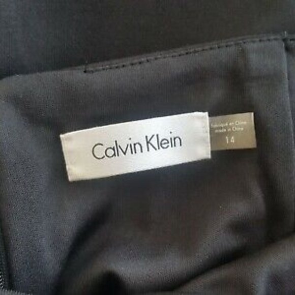 CALVIN KLEIN BEAUTIFUL BLACK SKIRT  NWT - SIZE 14 - STYLISH FAUX LEATHER PANEL - Picture 6 of 11